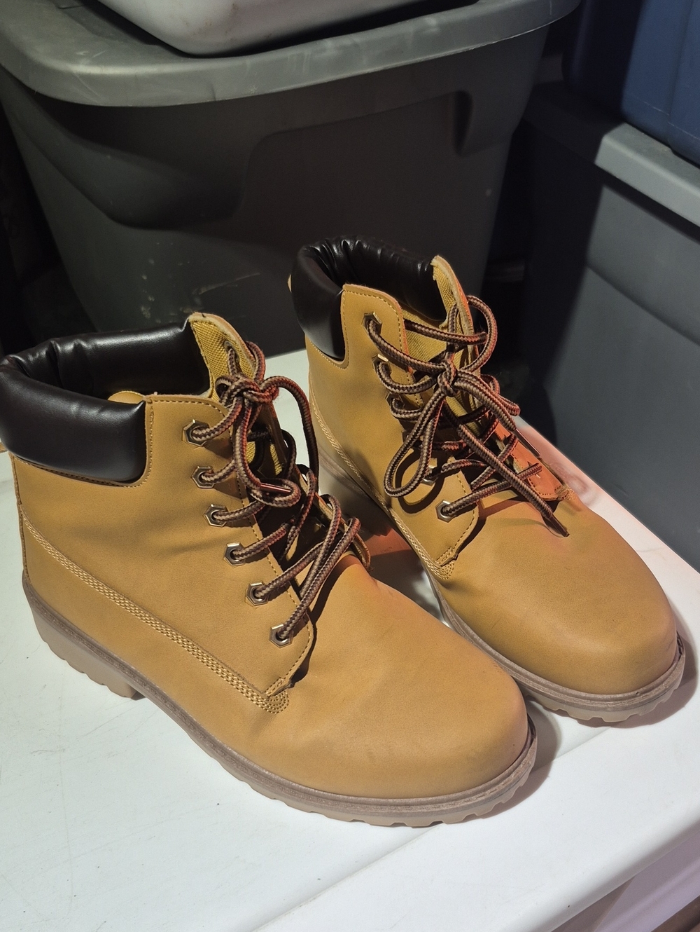 Women's Lace-Up Work Boots in Tan